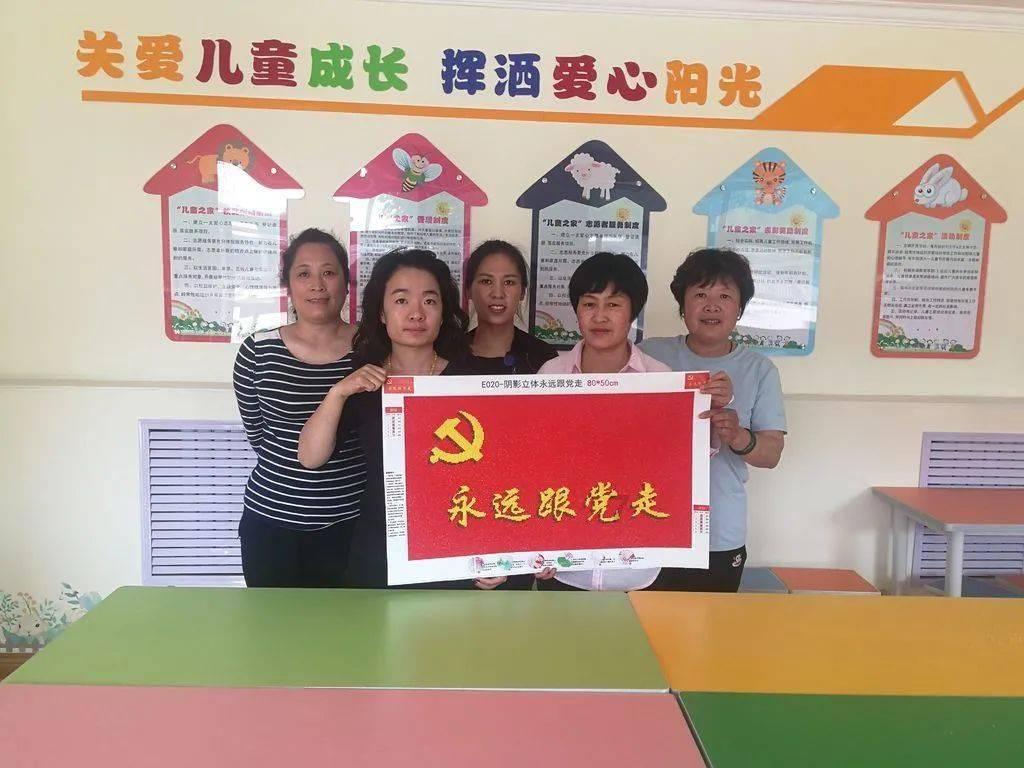 茂密丛林逃生